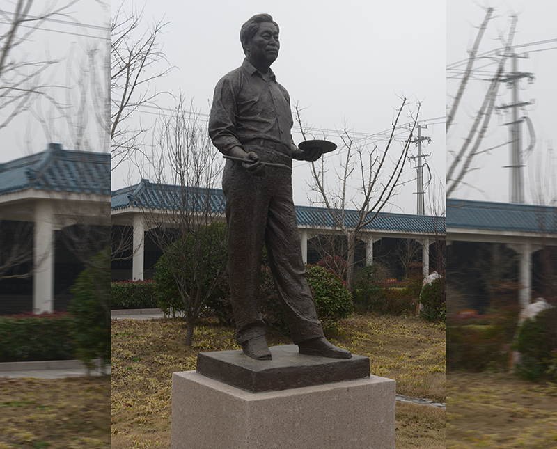 雕塑作品 喻繼高像、青銅高2.3米、安放地點：喻繼高紀念館